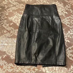 Marciano, Pencil Skirt, Size 0, Black.